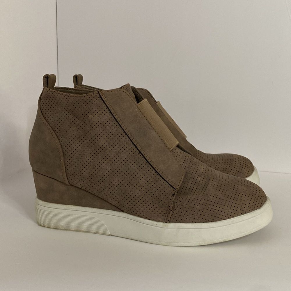 Women's Size 9.5 Brown High Top Sneakers Zipper Suede Ankle Boots